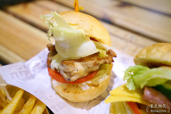 ▲宜兰J.J burgers 美式汉堡。（图／紫色微笑提供）
