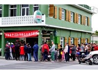 花莲吉安“阿米哥”手工薄皮披萨高CP抢市