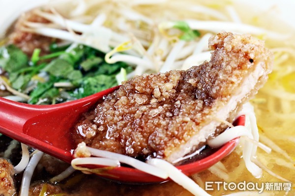 ▲四学士牛肉面餐点。（图／记者华少甫摄）