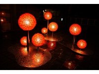 保证会迷路的宝藏岩灯节　游客进来就变艺术品