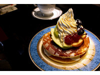 缤纷迎新年！水果、松饼、糖霜、蜂蜜层层叠起如艺术