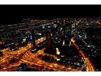 登哈里发塔赏巅锋夜景　游走磅y!的沙漠之星－迪拜