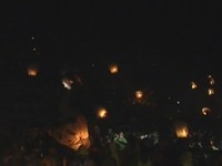 快讯／15TN圆仔天灯升空不敌风雨烧毁