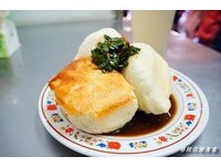 烧饼、豆浆、肉包料好实在只要12元　游客闻名而来