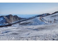 直上人间第一峰！东北必游长白山　冰天雪地里的山上天堂