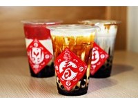 高雄也有“恶魔珍奶”！鲜奶界LV当底　渡船头邪恶饮品
