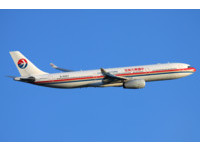 东方航空抢耶诞及跨年潮　飞欧、美、澳4900元起