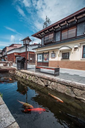 ▲飞?古川白壁土藏街、濑户川。（图／旅。摄。游世界提供）