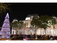 台南府城圣诞树点灯　照亮2013年末夜晚