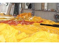 基隆黄色小鸭工厂曝光！840米超大帆布拼凑“鸭皮”