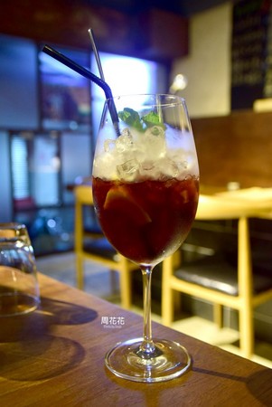 台北市 Pa Pa Rice 义式炖饭．餐酒馆 。（图／周花花提供）