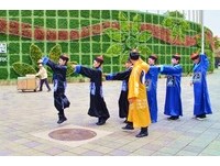 暂时停止呼吸！“僵尸道长”现身圆山捷运站