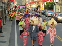 四重溪温泉季开幕　吉祥物洋葱宝宝首度踩街