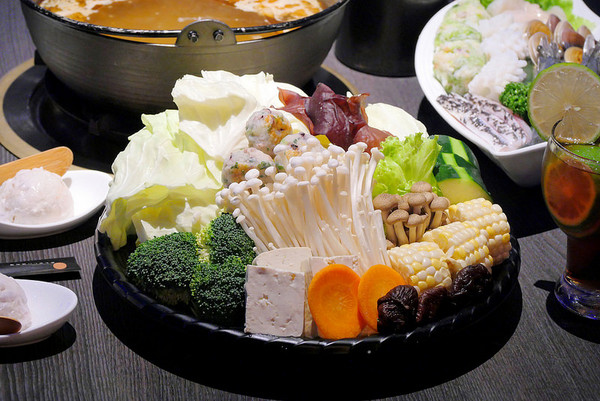 ▲台中悦上引锅物料理。(图/橘子狗爱吃糖提供)