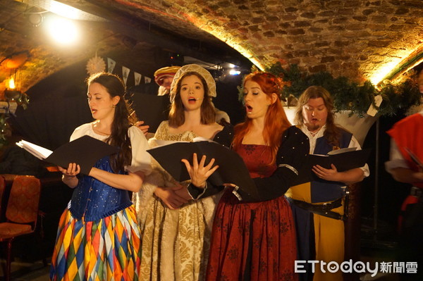 ▲英国伦敦中世纪宴会主题餐厅The Medieval Banquet。（图／记者赖文萱摄）