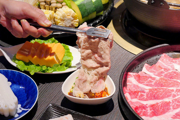 ▲台中悦上引锅物料理。(图/橘子狗爱吃糖提供)