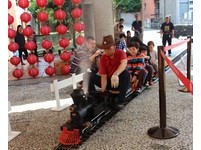 迷你版BK10型蒸汽火车　奔驰在板桥435艺文特区