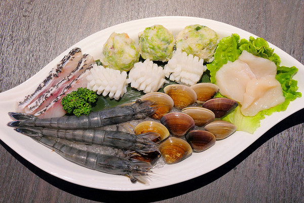 ▲台中悦上引锅物料理。(图/橘子狗爱吃糖提供)