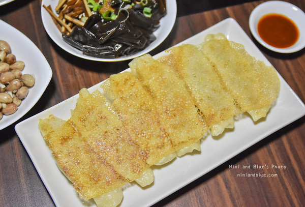台中 黄金张老瓮东北酸菜白肉锅。（图／Nini and Blue 玩乐食记提供）