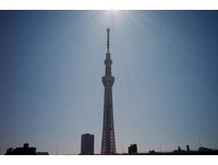 睽违56年的奥运圣火点燃东京　日本举办盛大灯光秀