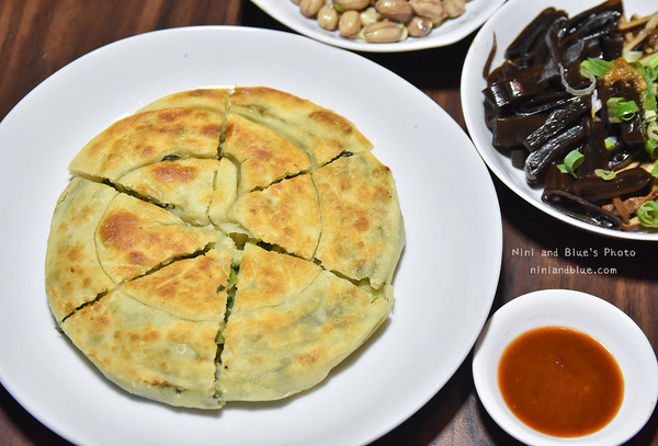 台中 黄金张老瓮东北酸菜白肉锅。（图／Nini and Blue 玩乐食记提供）