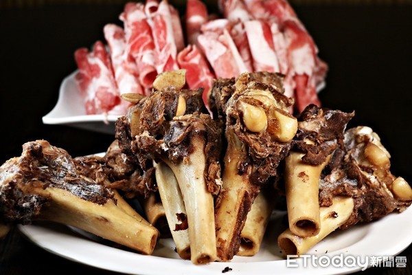 ▲喜涮涮羊肉炉餐点。（图／记者华少甫摄）