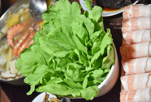 台中 黄金张老瓮东北酸菜白肉锅。（图／Nini and Blue 玩乐食记提供）