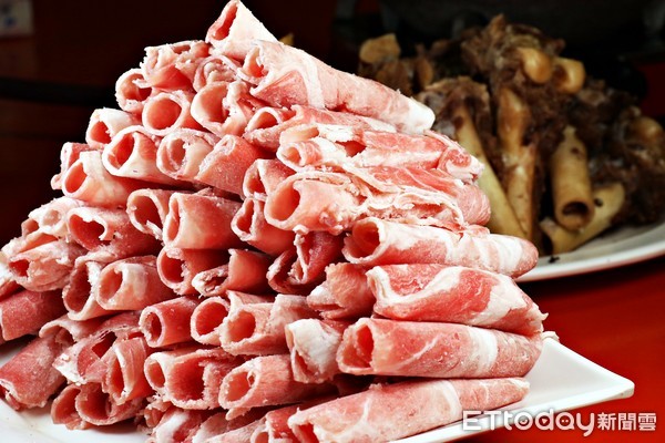 ▲喜涮涮羊肉炉餐点。（图／记者华少甫摄）