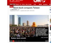 高雄万人空巷看黄色小鸭　CNN:巨鸭征服台湾