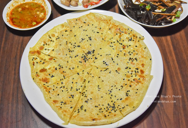 台中 黄金张老瓮东北酸菜白肉锅。（图／Nini and Blue 玩乐食记提供）