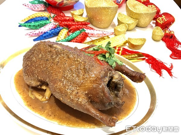 ▲华膳空厨2018年菜曝光。（图／记者赖文萱摄）