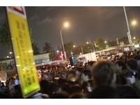金钻、凯旋夜市挤爆　市府吁多利用捷运凯旋站2号出口