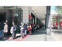 RAPL澎派令果海外首店开幕日　未营业就吸引近百人排队