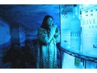 乌克兰“即时雪景”出现香港　穿皮草佐兔肉边欣赏？
