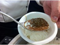 牛角面包有牛肉、鲁肉饭变鲁牛肉饭　食品展国产牛肉夯