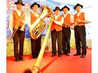 全台湾只有这一支！瑞士“阿尔卑斯长号”牧场吹奏