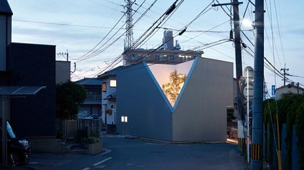 “三角天井”够特色！日本九州白色系简约独栋住宅探秘