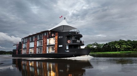 【旅游趣闻】亚马逊河上豪华探险！移动酒店够好玩！