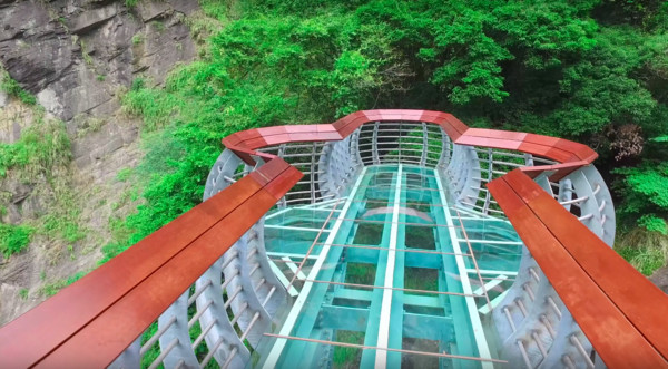 ▲新竹青蛙石天空步道。（图／翻摄自YouTube，网友蔡翔贞提供）