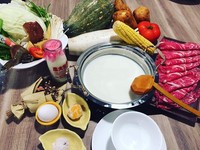 高雄日系手熬火锅　一整瓶高大鲜奶豪迈倒入！