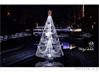 台中柳川水中耶诞树12/26结束　光景艺术展到2018年3月