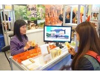 春季旅展／现场排队人潮最多　为掷茭求平安符、解签诗