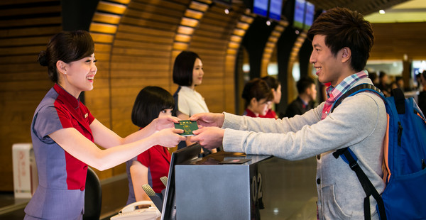 ▲%贾谢?娇宅华航,华航地勤,出国,桃园机场,出国旅客。（图／华航提供）