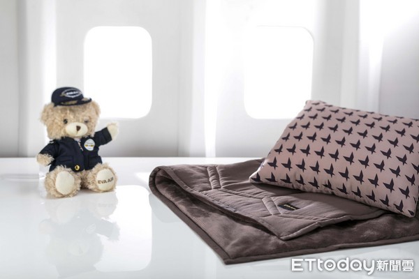 ▲长荣航空全新机上餐点与服务用品。(图/长荣航空提供)