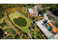 新竹关西新开幕景观餐厅　浪漫爱心池塘畔赏落羽松！