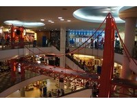 曼谷商场出现“任意门”　三分钟就能环游世界六国