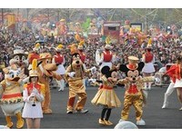 台湾灯会开幕首日　迪士尼吸引观赏人潮
