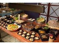 文华Café终于推出午间时段吃到饱　新增日式料理区