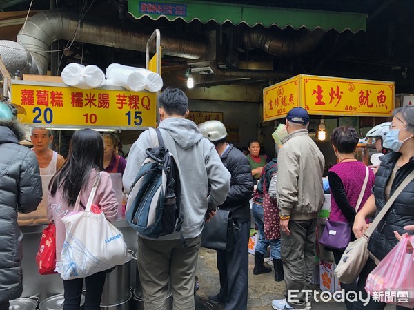 ▲板桥黄石市场铜板小吃。(图/记者于佳云摄)