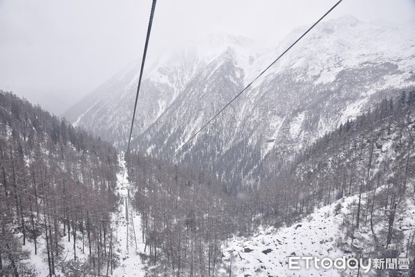  四川达古冰山景区。（图／记者黄琬茹摄）